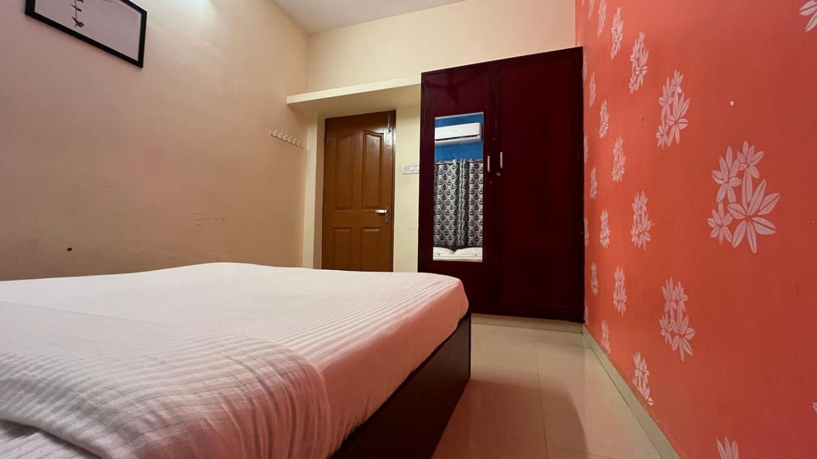 Shri Sai Balavany Residency Pondicherry Exterior photo